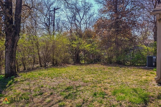 Building Photo - 619 Ratone Ln