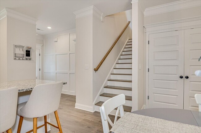 Building Photo - 312 Sumac Trail