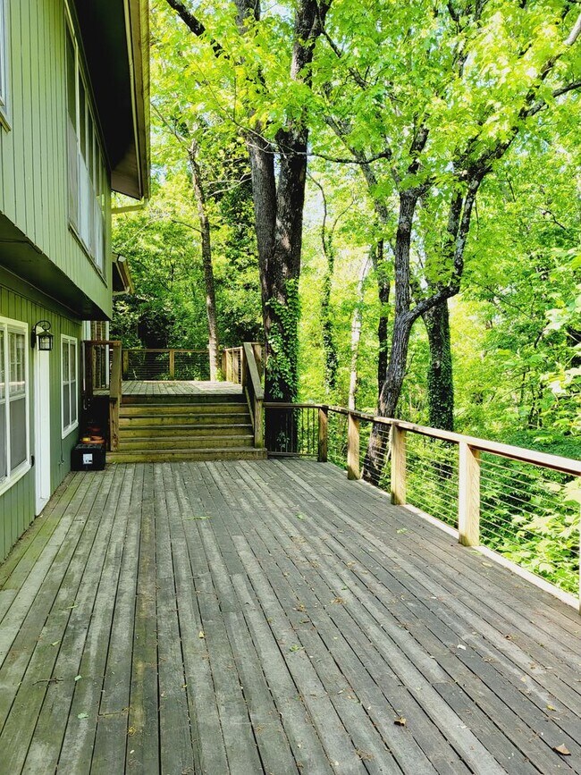 Building Photo - 984 Shades Crest Rd