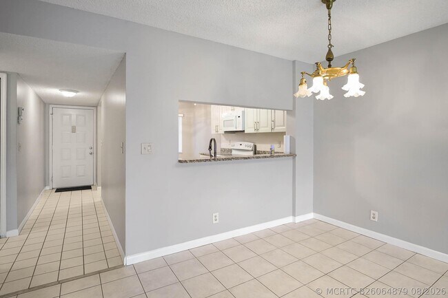 Building Photo - 7593 Tahiti Ln