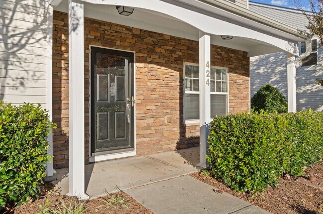 Building Photo - Spacious 3-Bed End-Unit Townhome in Durham