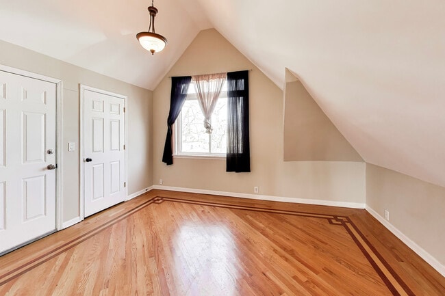 Building Photo - 4614 N Springfield Ave