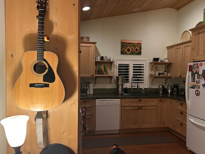 Building Photo - 11198 N 1st St