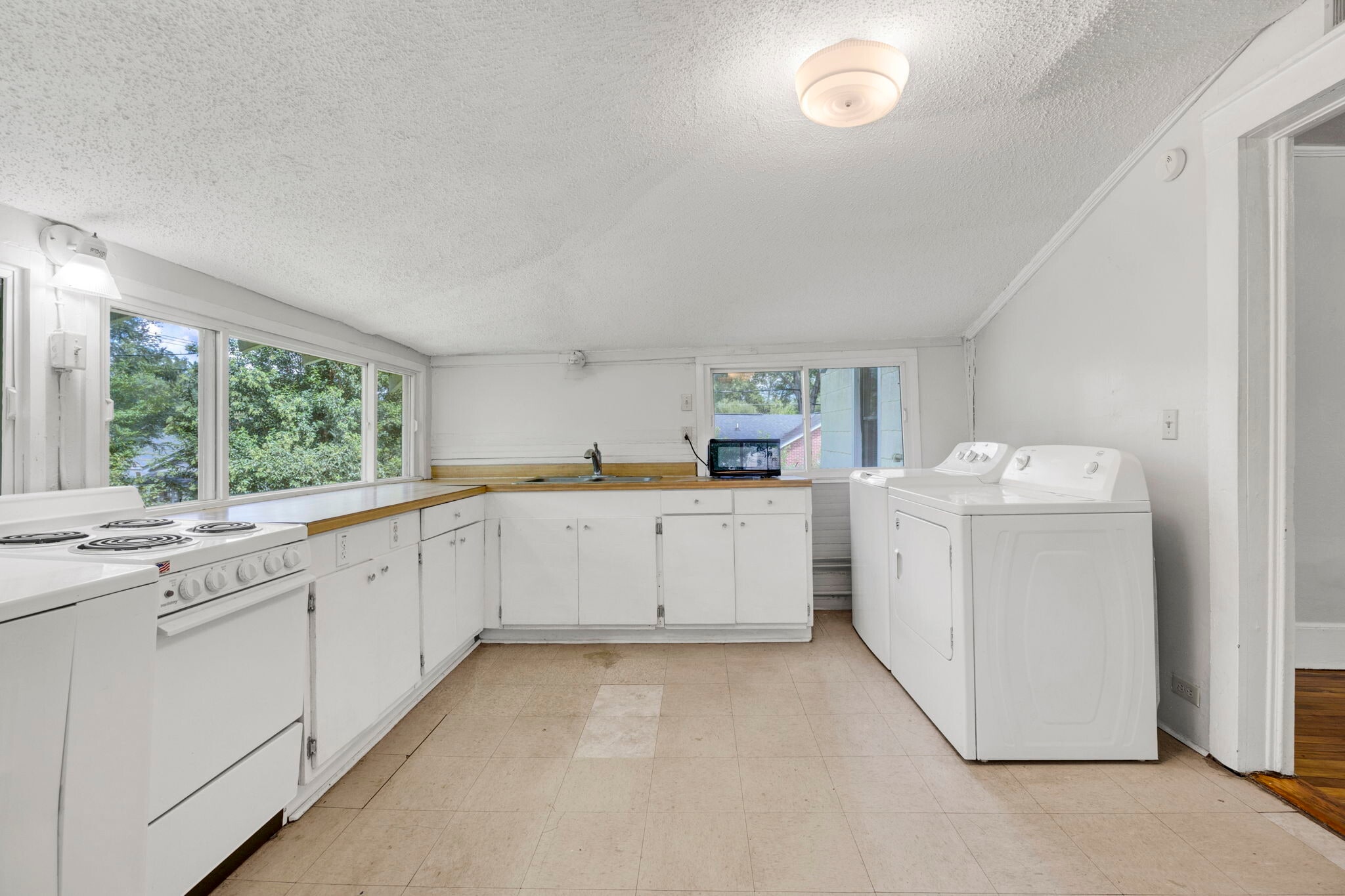 Building Photo - 3125 Heyward St