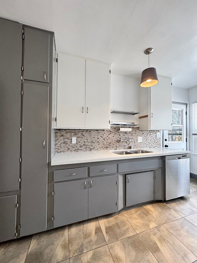 Interior Photo - 12556 W Washington Blvd