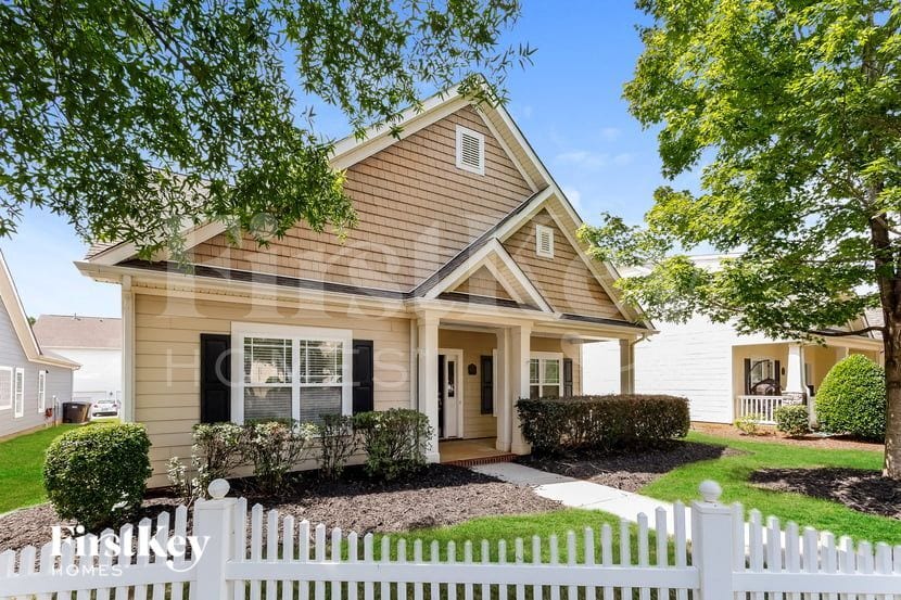 Building Photo - 1005 Phar Lap Dr