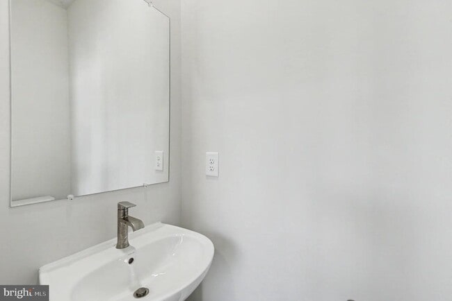 Building Photo - 238 Waterstone Rd