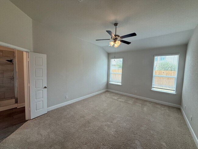 Building Photo - Stunning 4x3 Rental Home in Bulverde, TX!