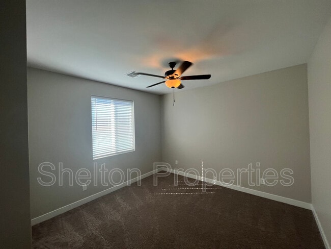 Building Photo - 120 S 91st Dr