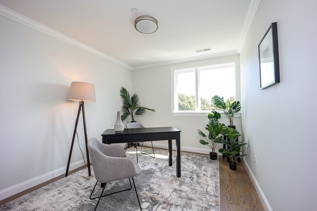 Building Photo - 1400 Centre St