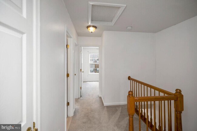 Building Photo - 104 Stingray Ct