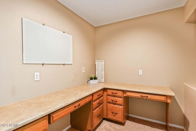 Building Photo - Eagle Glen Cul-de-sac Beauty