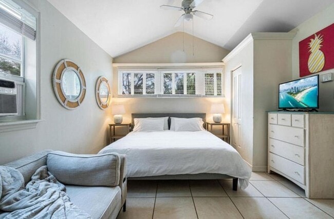 Building Photo - 5301 N Flagler Dr