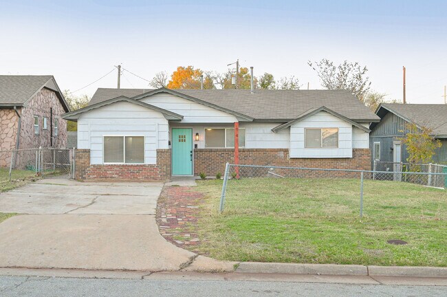 Primary Photo - 941 NE 28th St