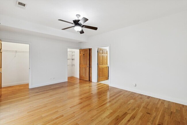 Building Photo - 6436 N Lehigh Ave