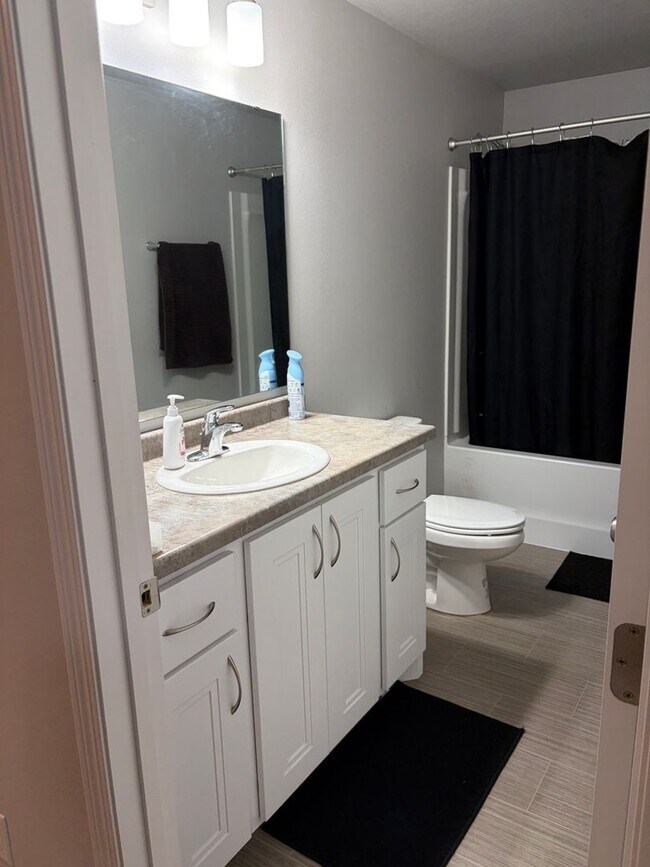 Building Photo - 1740 Tobi Ln