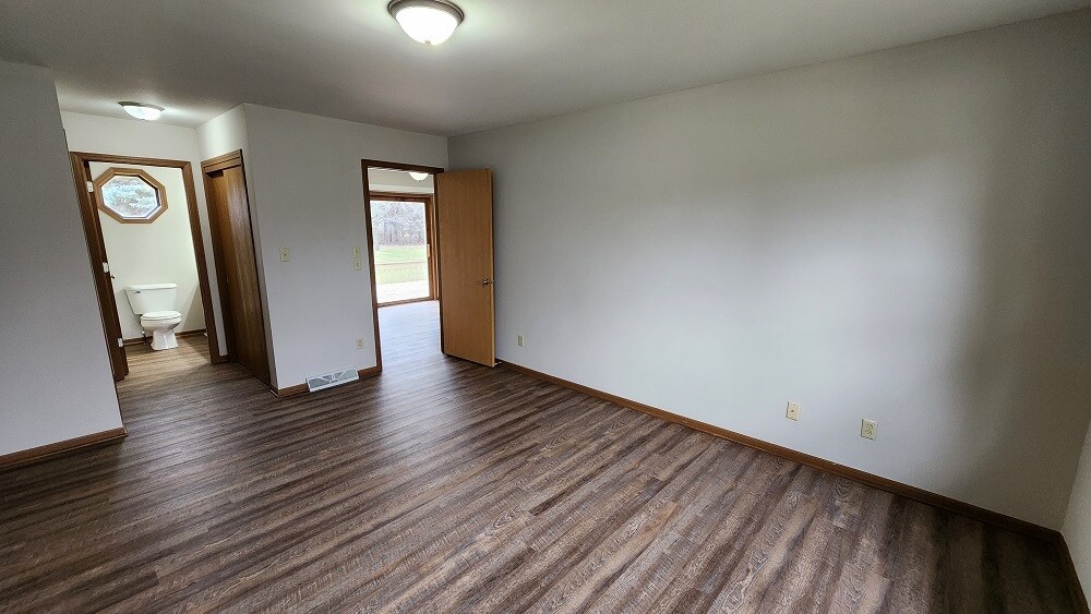 Building Photo - N62W38029 Florence Ct