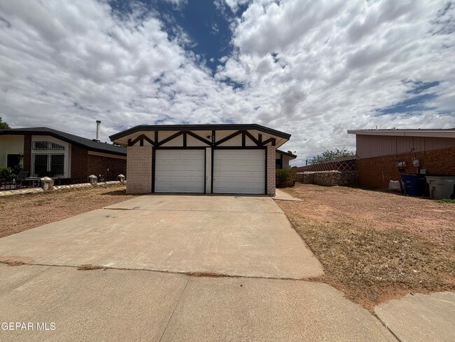 Building Photo - 10944 Babe Ruth St