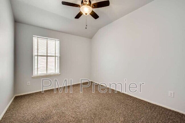 Building Photo - 4005 Ringdove Way