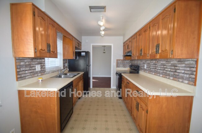 Building Photo - 145 Audubon Rd