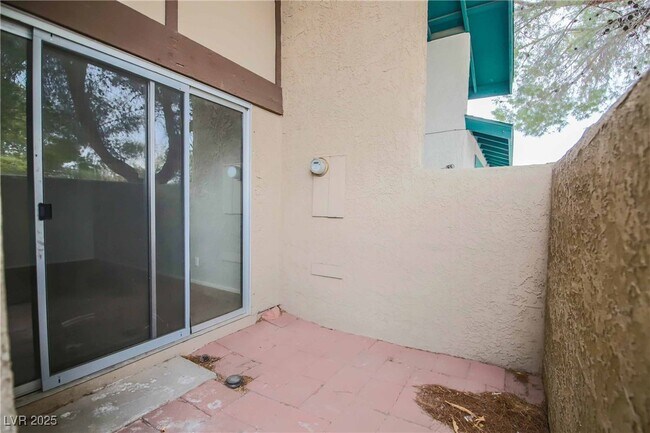 Building Photo - 7019 Grassy Knoll St