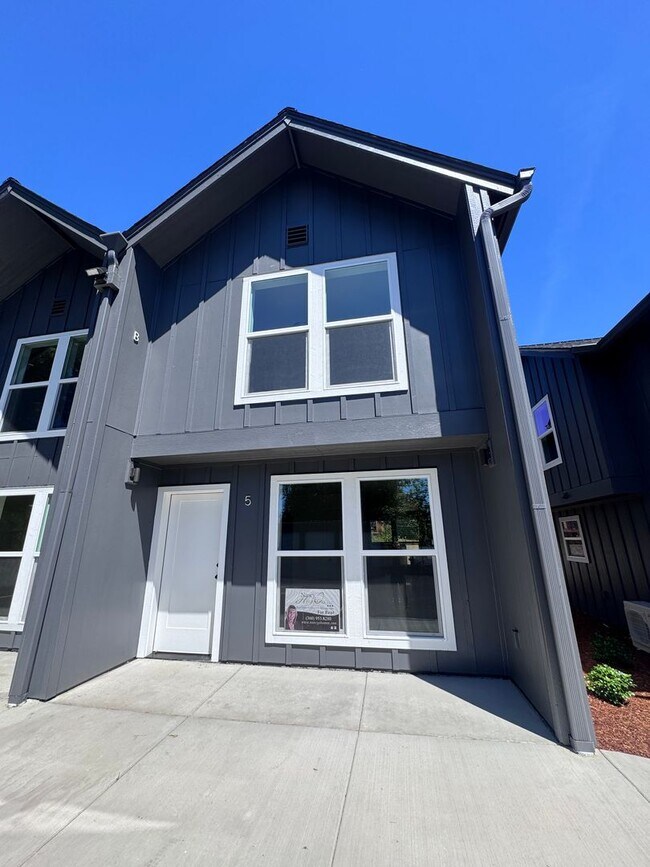 Building Photo - 1/2 OFF FIRST MONTHS RENT! New Construction, Beautiful, Townhomes! 2 & 3 BEDRM UNITS AVAILABLE