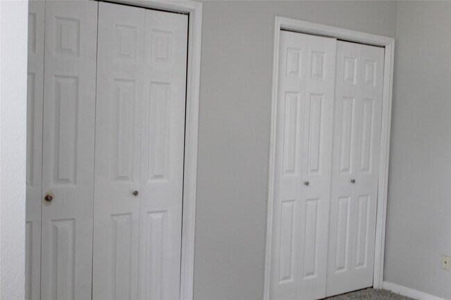 Building Photo - 4918 Maple Brook Ln