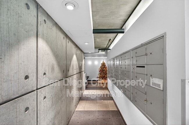 Building Photo - 1025 Island Ave