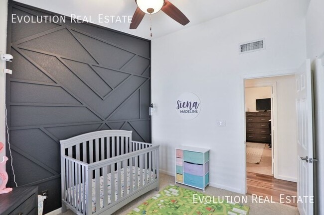 Building Photo - 1542 E Beacon Dr