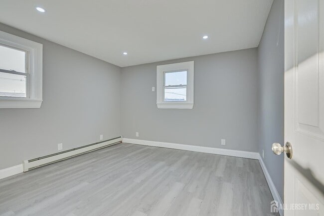 Building Photo - 36 2nd Ave