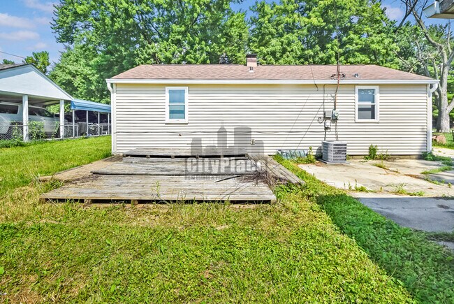 Building Photo - 1822 S Chester Ave