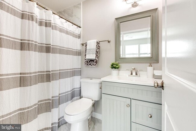 Building Photo - 3117 Laurel Hl Rd