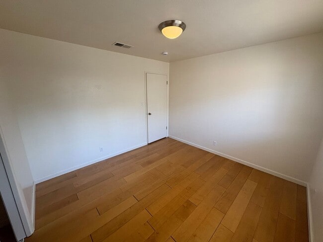 Building Photo - NW Reedley Home Near Shopping Center Rent ...