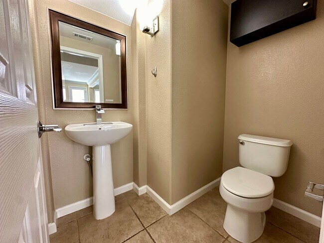 Building Photo - LUXURY RESIDENCE IN RIVERMARK DETACHED SINGLE-FAMILY HOME | THE GLEN PLAN II