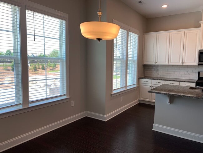 Building Photo - Gorgeous 4 Bedroom | 3.5 Bath Cary Townhom...