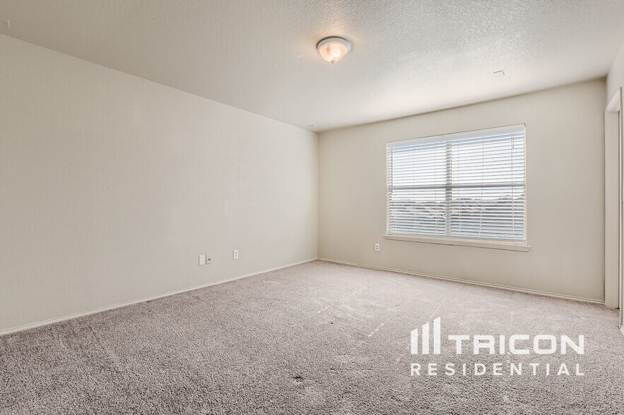 Building Photo - 7156 Little Mohican Dr