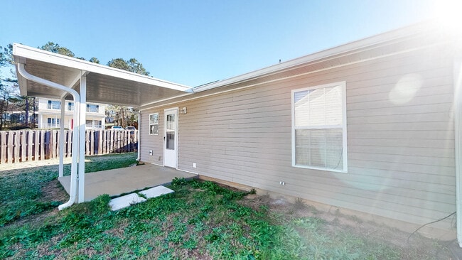 Building Photo - 101 Queens Ct