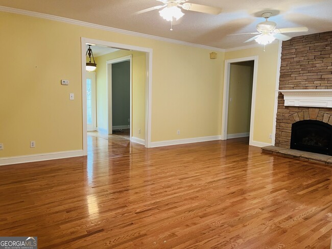 Building Photo - 947 Beavers Rd