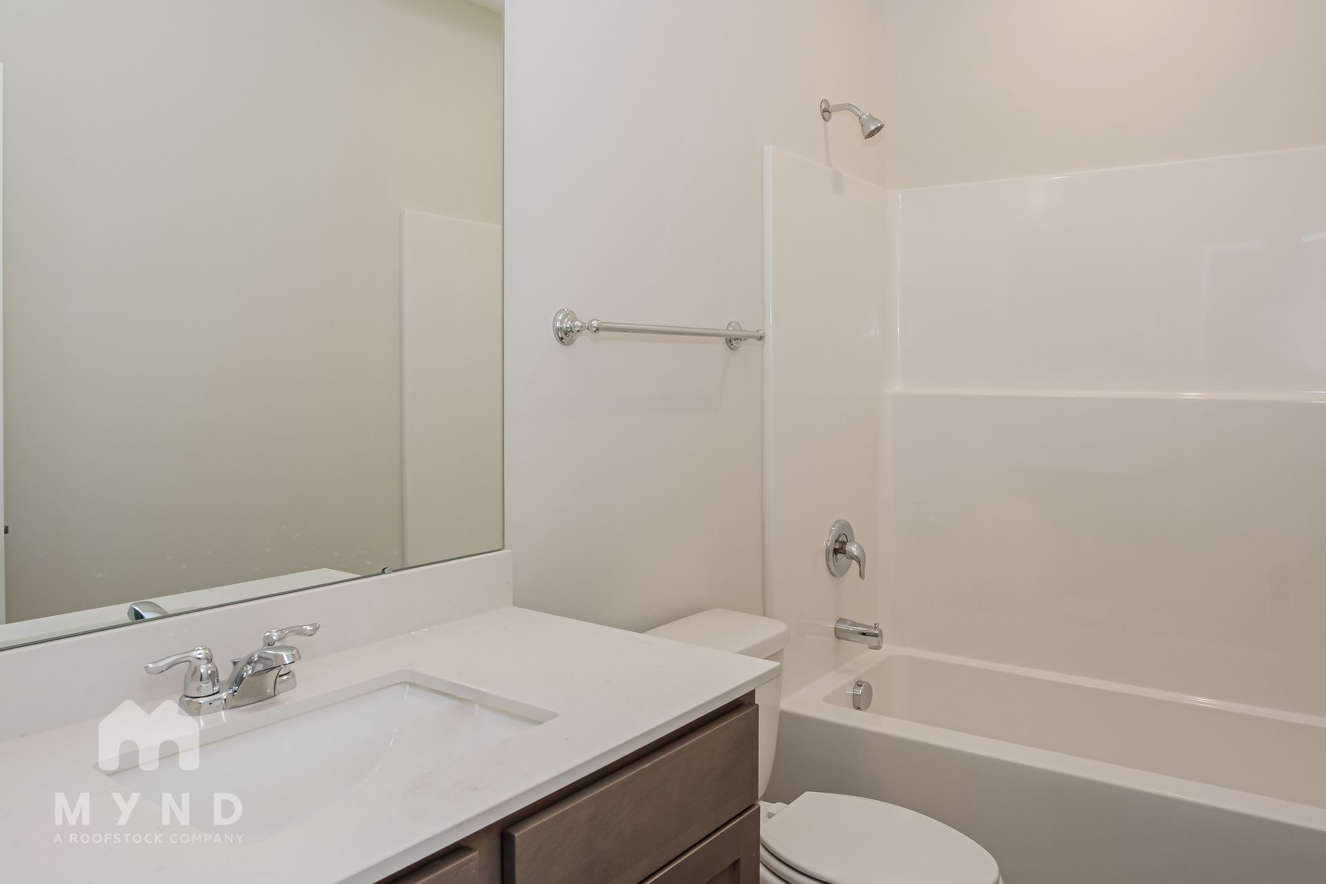 Building Photo - 221 Pine Is Ave