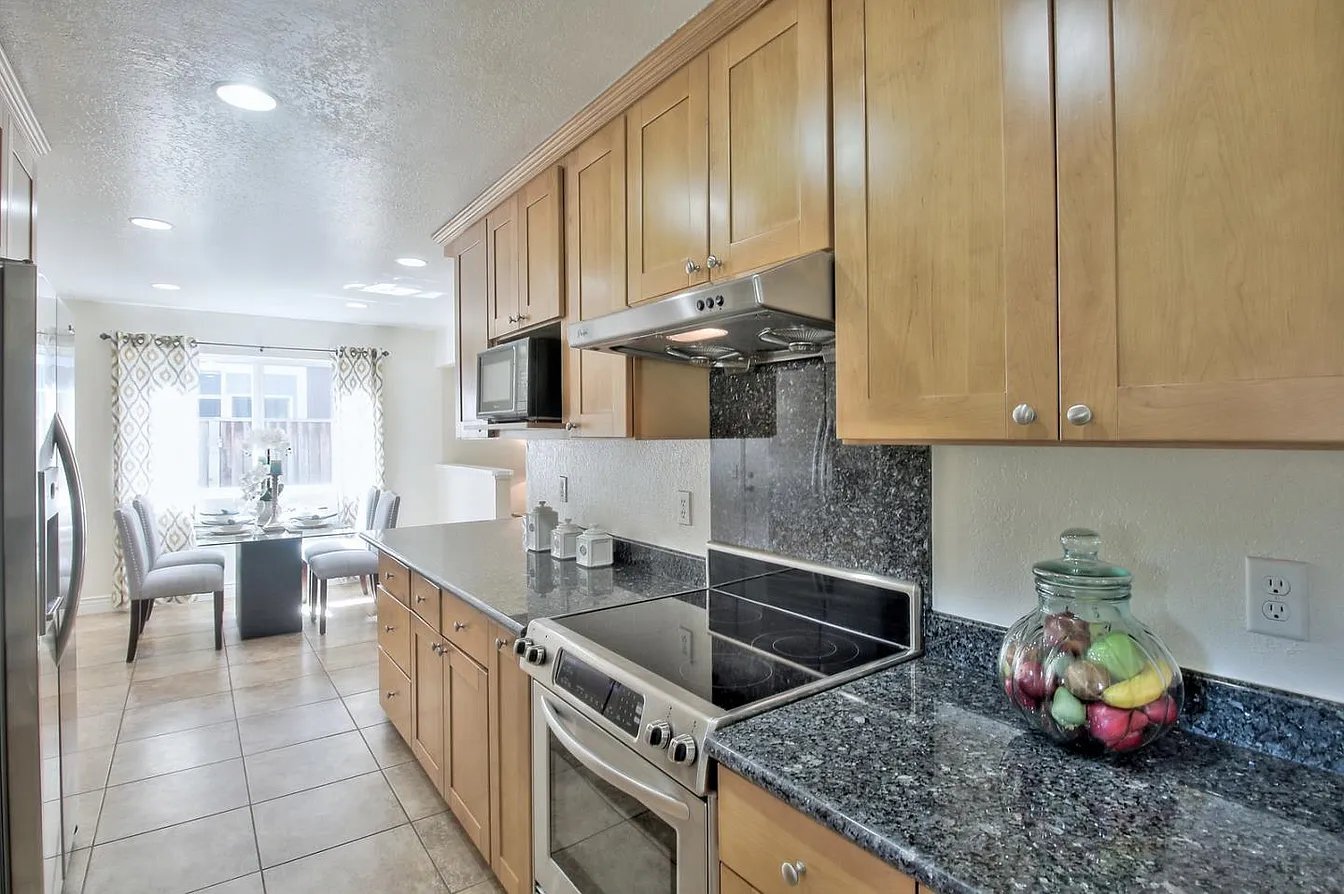 Building Photo - 4131 Briarglen Dr