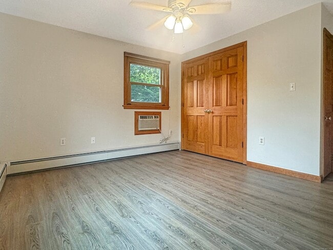 Building Photo - 85 Debbie Dr