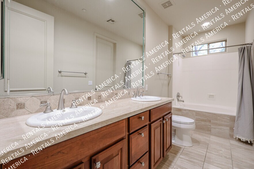 Building Photo - 7402 Hum Rd