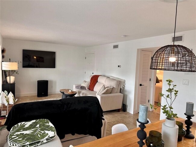 Building Photo - 5070 Beach Dr SE