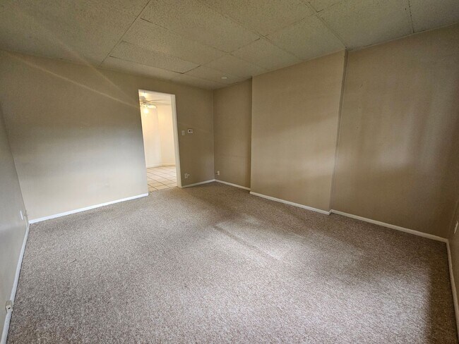 Building Photo - Highlands Adorable 1 Bedroom Apartment in ...
