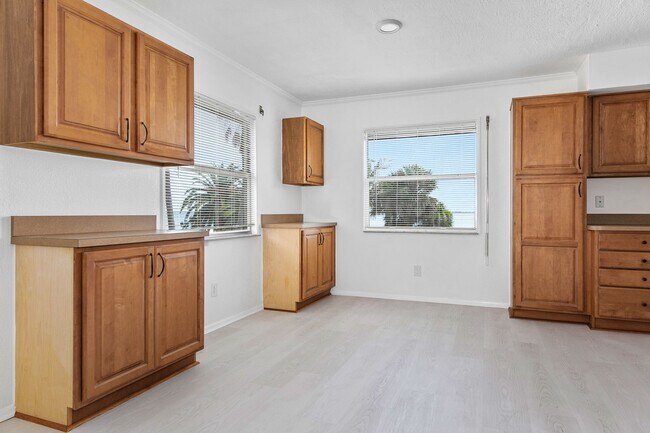 Building Photo - 7810 S Tropical Trail