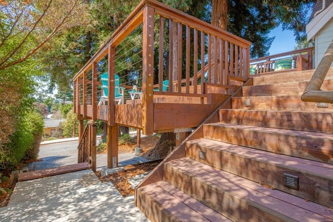 Building Photo - 114 Fairbanks St