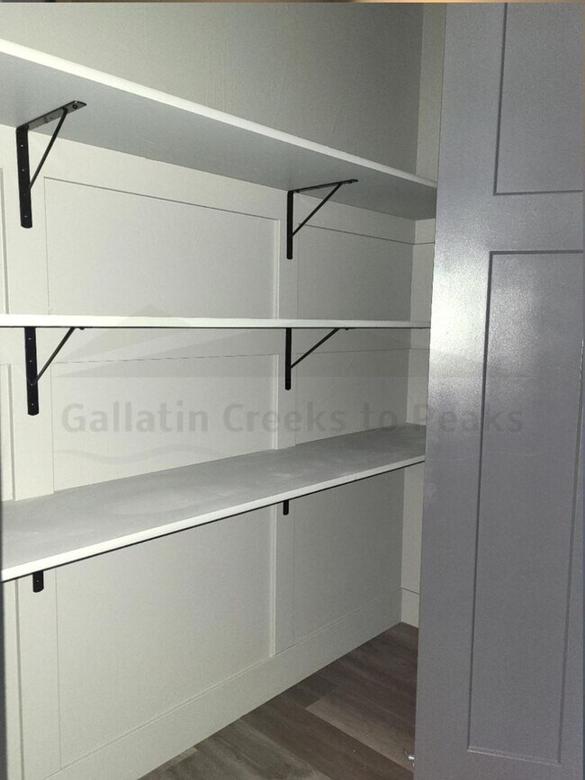 Building Photo - 212 Fletching Way