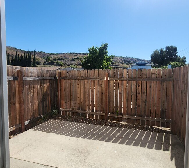 Building Photo - 147 Sespe Ave