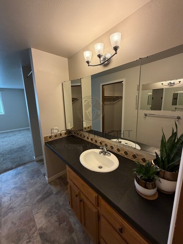 Building Photo - 107 Fairside Dr