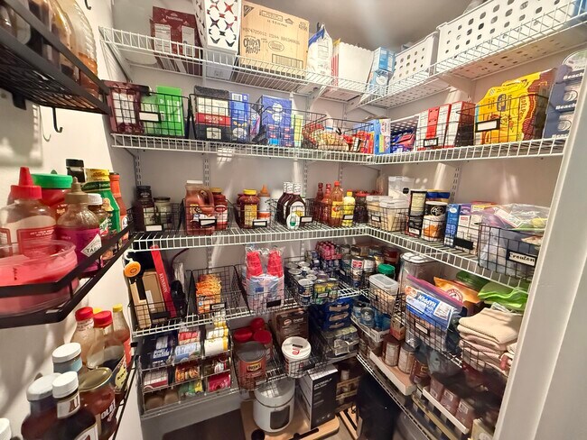 Building Photo - 8616 Tarsus Dr